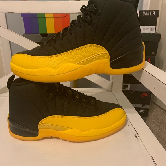 Air Jordan 12 Retro "University Gold" - Picture 2 of 7